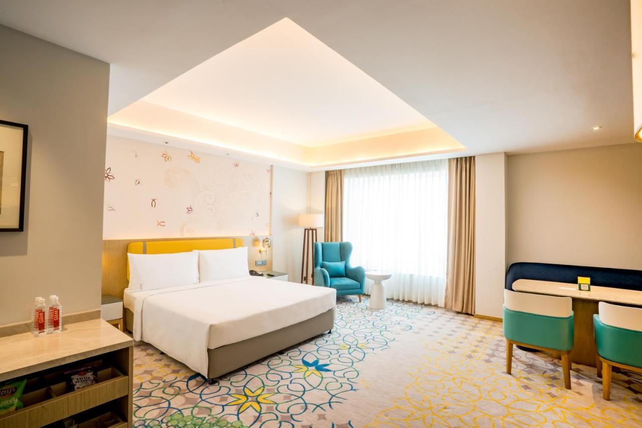 Holiday Inn Lucknow Airport By Ihg Exterior foto