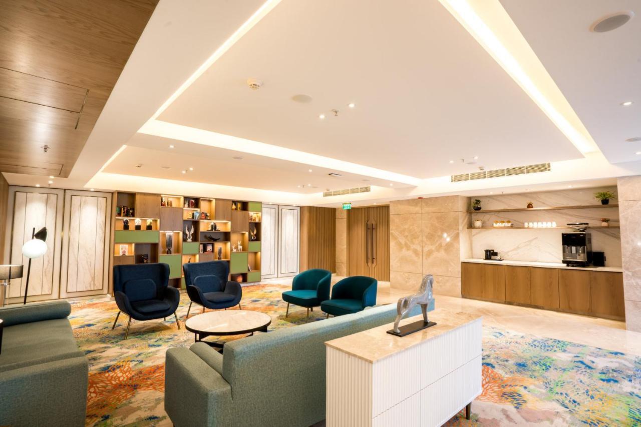 Holiday Inn Lucknow Airport By Ihg Exterior foto