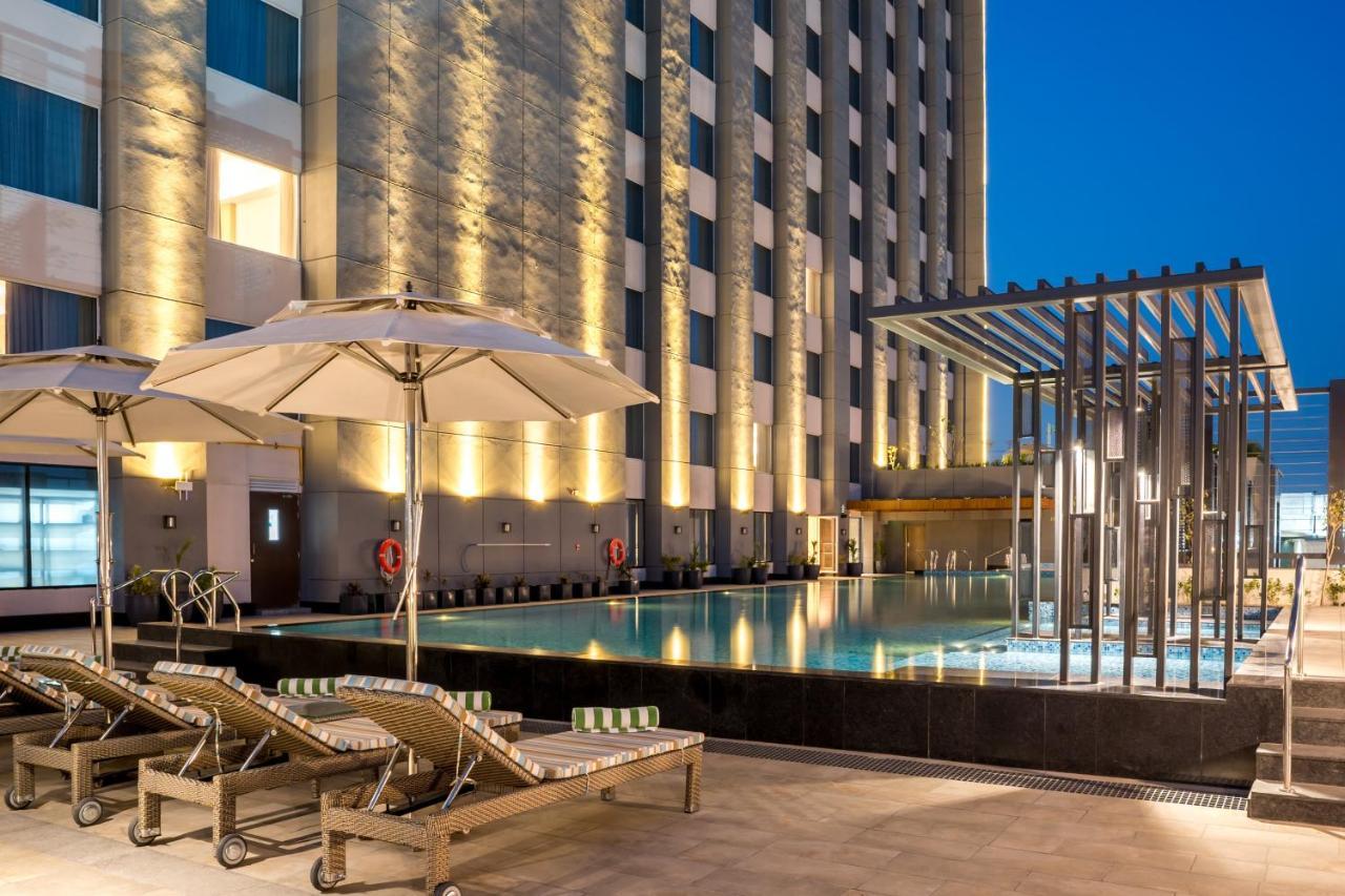 Holiday Inn Lucknow Airport By Ihg Exterior foto