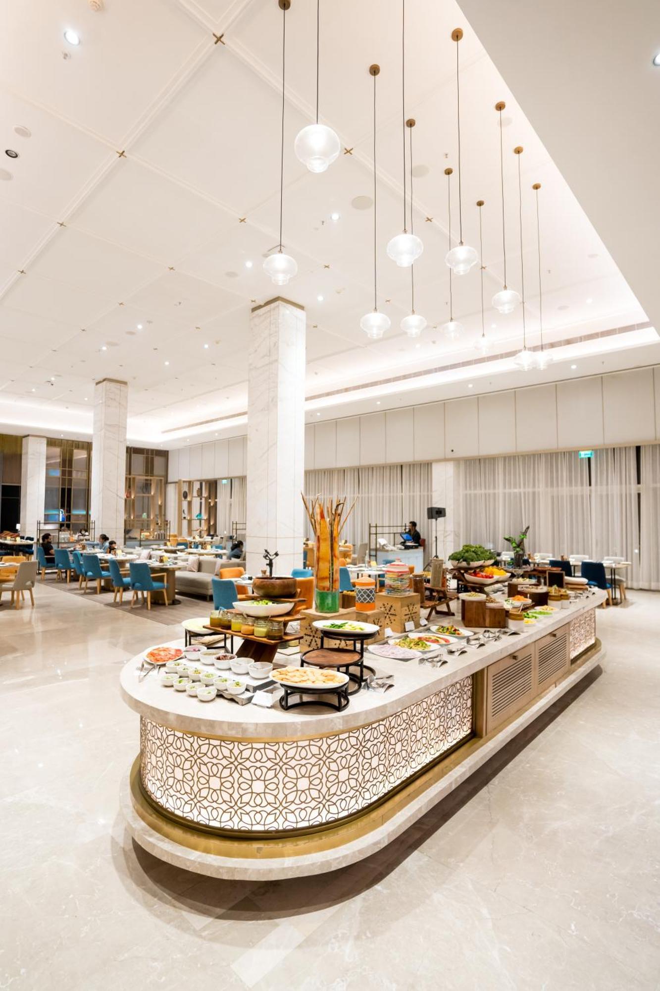 Holiday Inn Lucknow Airport By Ihg Exterior foto